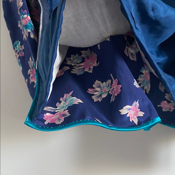 Silk Wrap Jacket Asian Floral - Picture 7 of 9